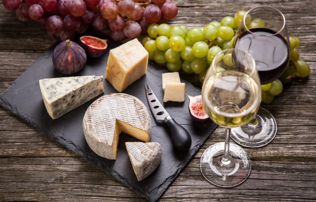 Sur le fromage, vin rouge ou vin blanc ? Faites votre choix